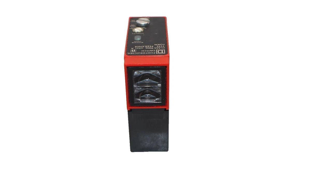 Used Square D 9006 PE8RANER Series A Photoelectric Relay Switch