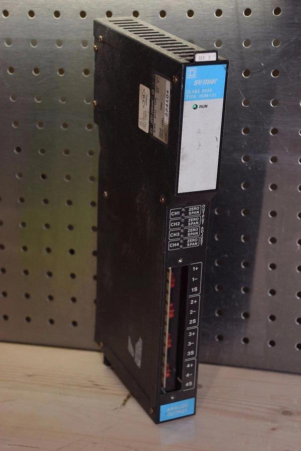 Used SQUARE D SY/MAX ANALOG INPUT MODULE 8030 RIM-121 SER. D 800ma 5 VDC
