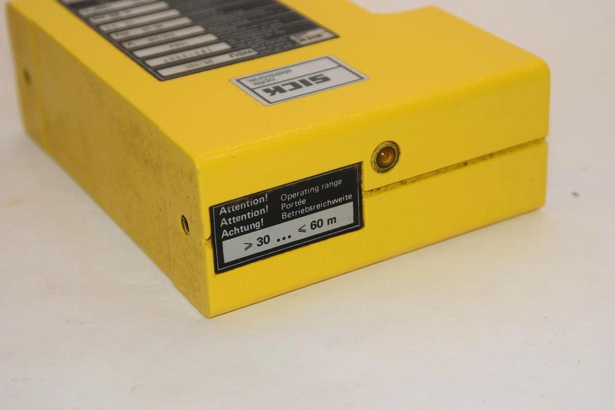 Used SICK Photoelectric Receiver  WSU 25-101 WSU25101 220/240V 48/62Hz 12Va