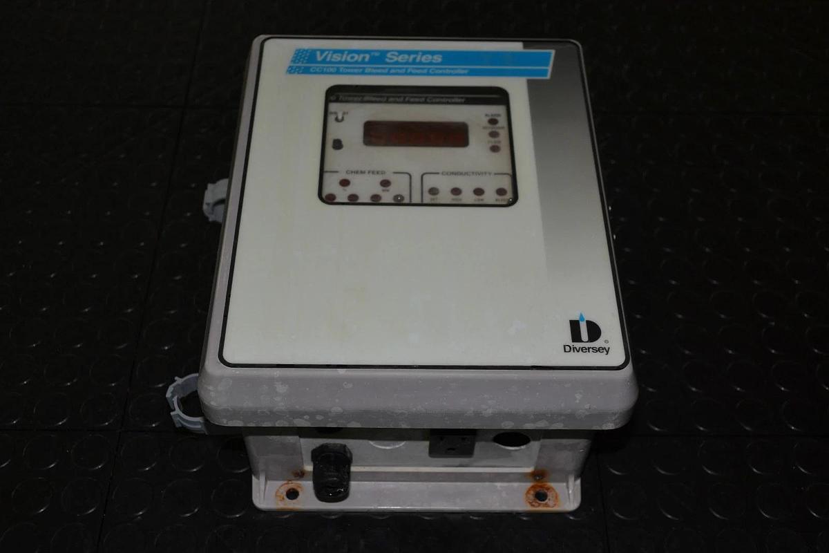 Used VISION SERIES CC100 TOWER BLEED AND FEED CONTROLLER 120 VAC 15 A 15A AMPS