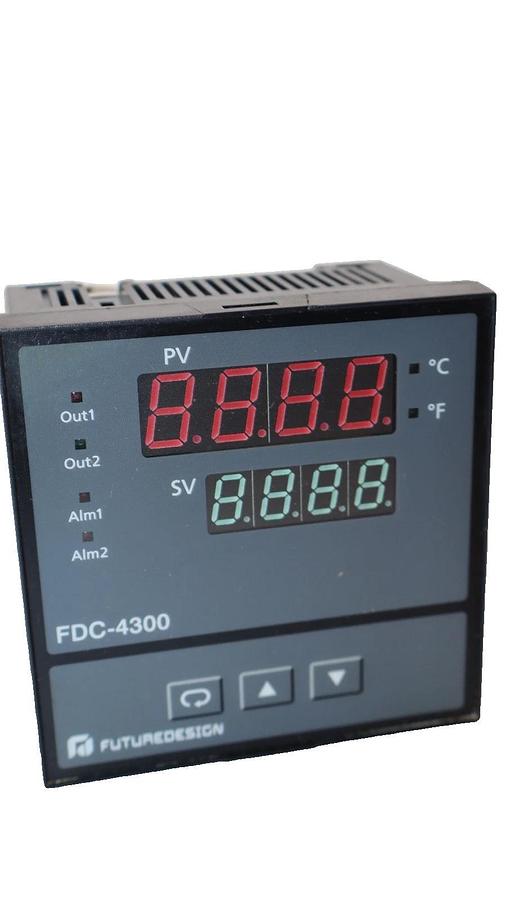 Future Design Controls FDC-4300-41131130 90-264Vac Temperature Controller (New)