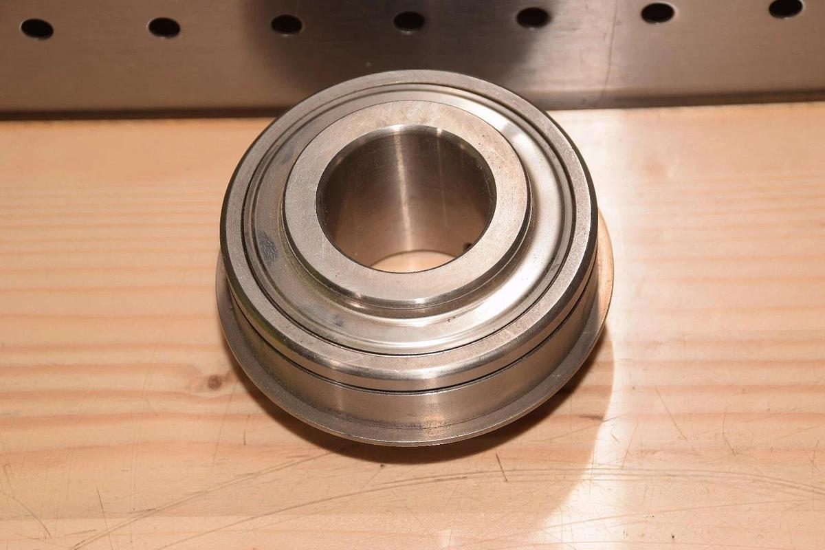 BL Bearing SSER207-20 1-1/4" Insert Bearing w/ snap ring SER207 20 ER 1.25
