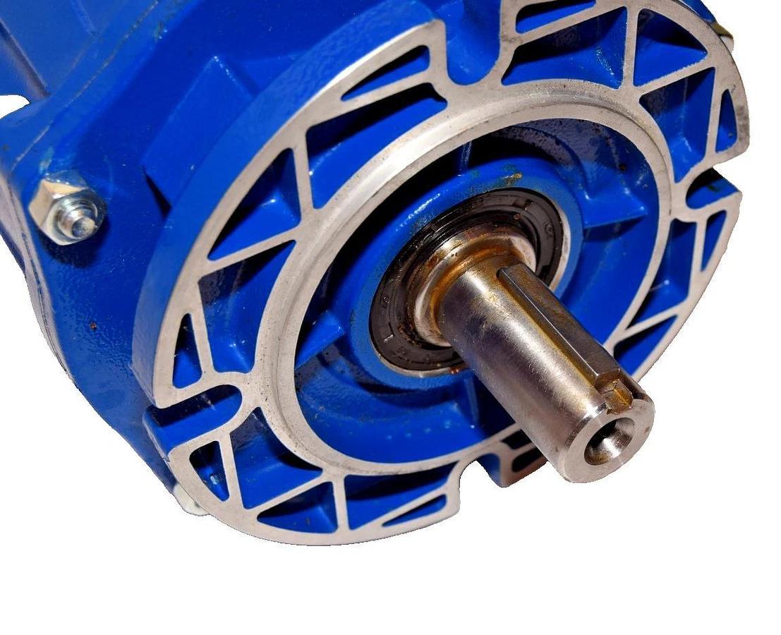 Motovario Gearbox Speed Reducer 24.55 HA32F 9650387-001 4065197/HFA32 (NEW)