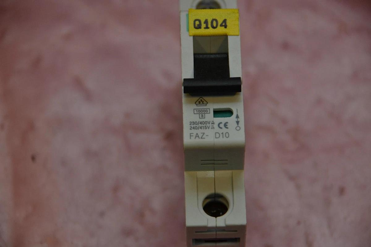 Used KLOCKNER MOELLER CIRCUIT BREAKER FAZ-D10 FAZ D10 FAZD10