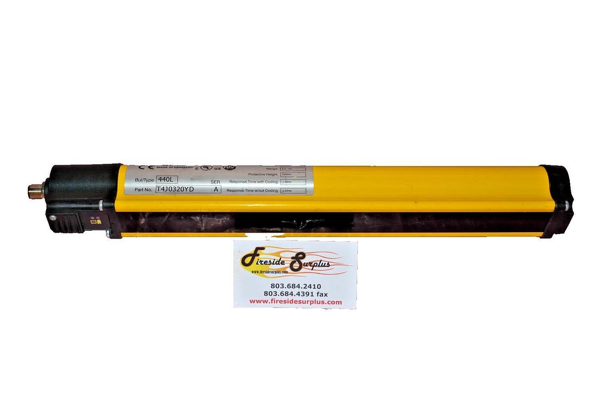 Used Allen Bradley AB Safety Light Curtain GuardShield T4J0320YD 440L SER. A 24V 24 V