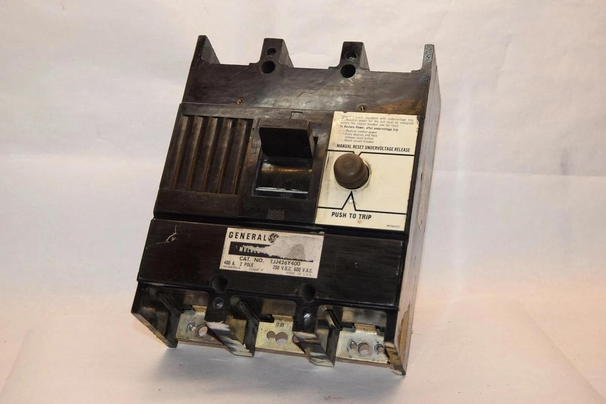 Used GENERAL ELECTRIC TJJ426Y400 250Vdc 400A 600Vac 2 Pole Circuit Breaker