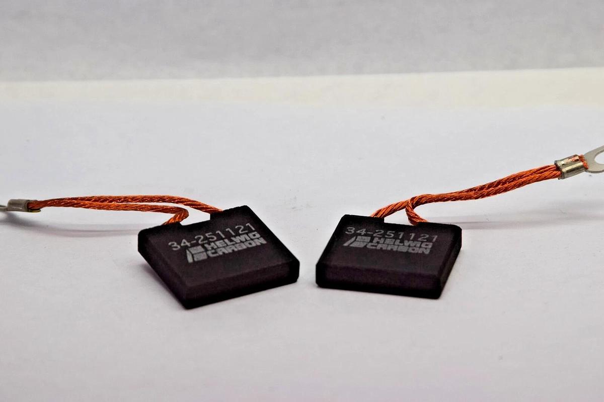 HELWIG Carbon Motor Brush Brushes 34-251121 34251121 1-1/8" x 1/4" (NEW Lot 2)