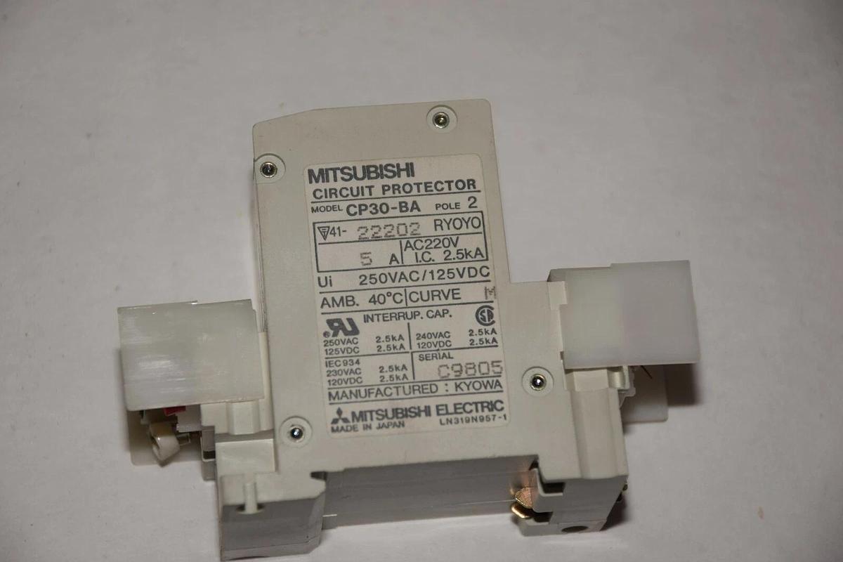 Used (LOT OF 4) MITSUBISHI CP30-BA 2 POLE 5A 250VAC 125VDC CIRCUIT PROTECTOR