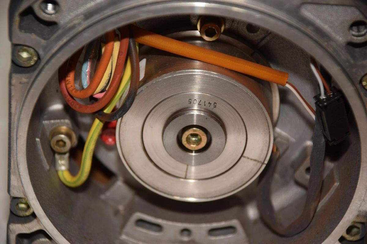 Used SIEMENS Brushless Servo Motor FT6062-6AF71-3TH0 FT6062-6AF71-3THO