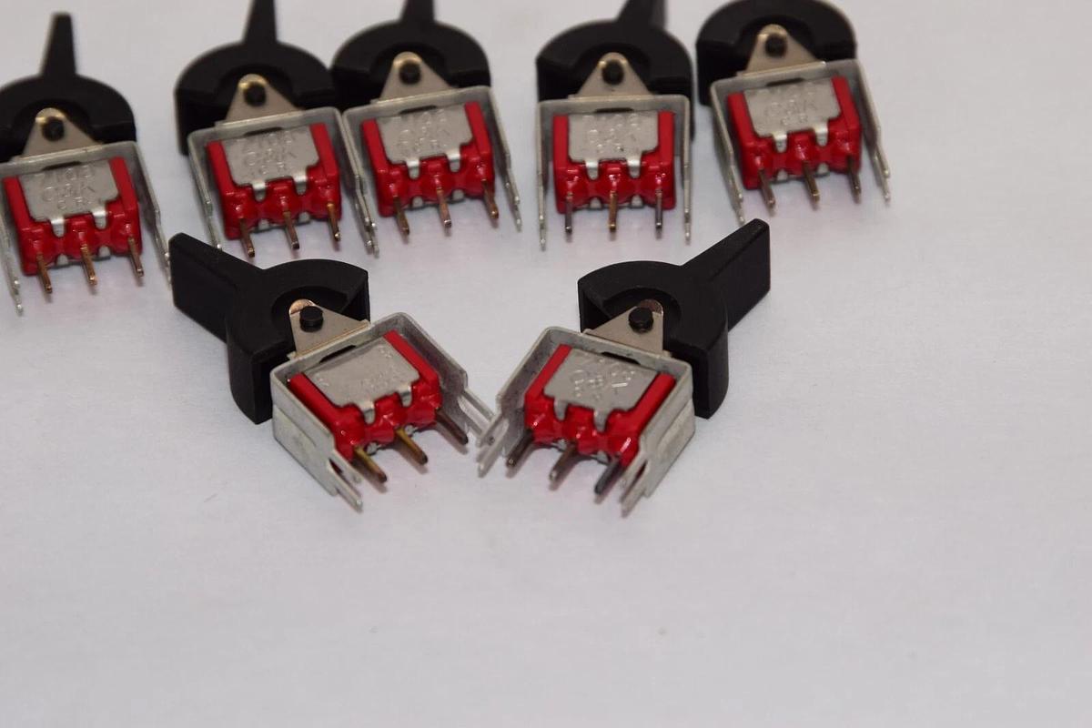 (NEW - Lot 7) C&K 7108 120/250Vac Miniature Rocker Switch