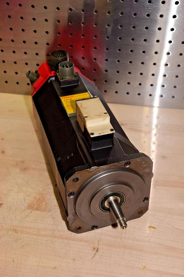 Used FANUC ROBOTICS, AC SERVO MOTOR, Model 5, A06B-0512-B251 Coder A860-0320-T111