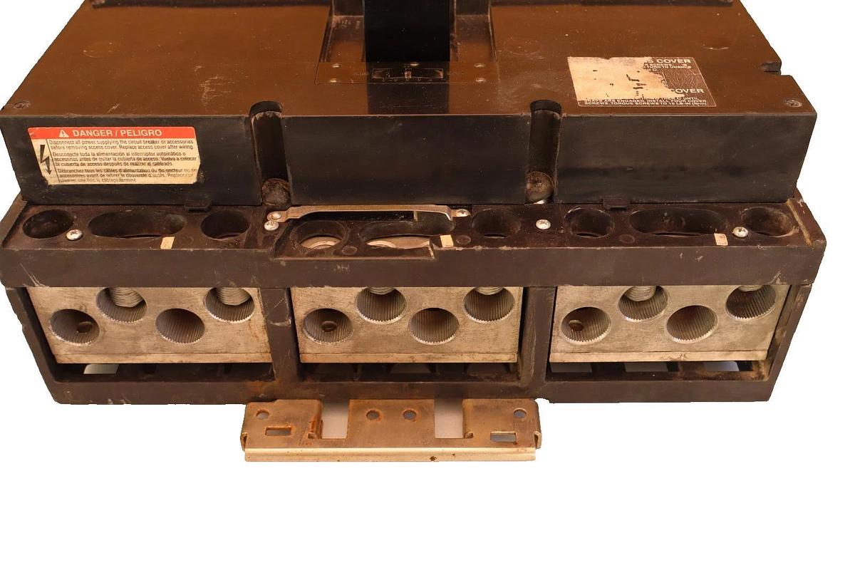 Used Square D Circuit Breaker 900Amp NA36900 Thermal-Magnetic 900A Frame 3Pole