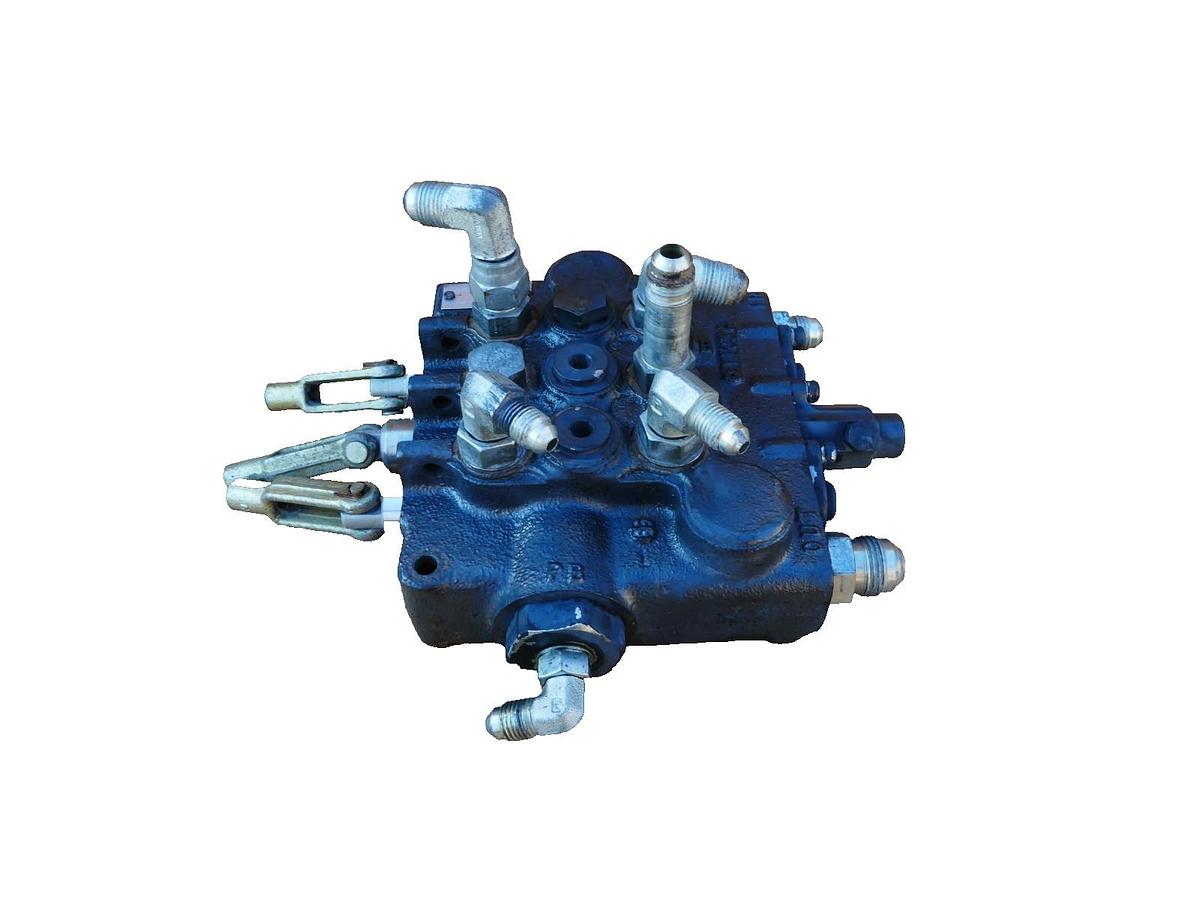 Used Altec 38109395, 352-00059 Hydraulic Valve Block 3 Spool Manual hydraulic Control