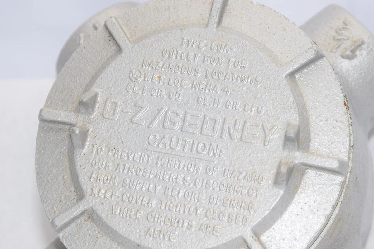 (NEW) O-Z / GEDNEY GUAX-150A  GUJX-150 CUA 1-1/2" CUA 4 Way Cond. Outlet Box
