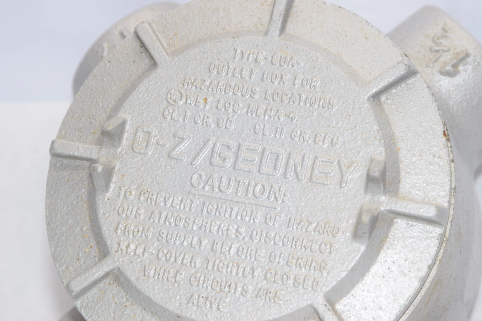 (NEW) O-Z / GEDNEY GUAX-150A GUJX-150 CUA 1-1/2" CUA 4 Way Cond. Outlet Box
