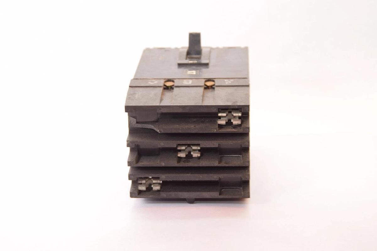 Used SQUARE D FA-36050 FA36050 50A 50 Amp 3P Circuit Breaker *Chip*