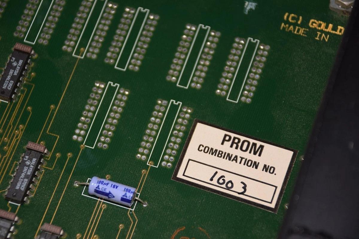 Used GOULD M909 M909-021 M909021 REV B MEMORY MODULE