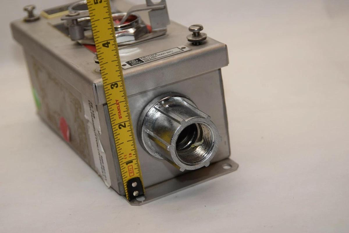 NEW) GE GENERAL ELECTRIC CR104PES12B CR104PE S12B 600V 2 Button Unit Enclosure