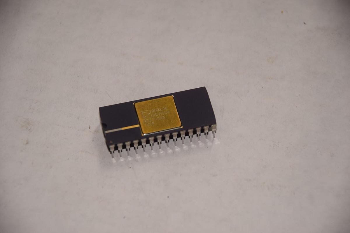 ADI AD674BBD SINGLE CHANNEL SINGLE ADC 12 BIT IC CHIP NEW