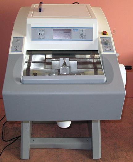 Used Microm HM 560 MV Cryostat Automatic Microtome With Heated Glass Lid