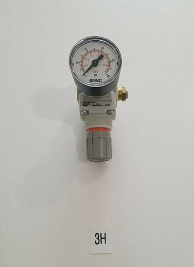 Used *PRE-OWNED* SMC AR20K-N02-1Z-B Modular Regulator 3-30PSI + FAST SHIPPING!