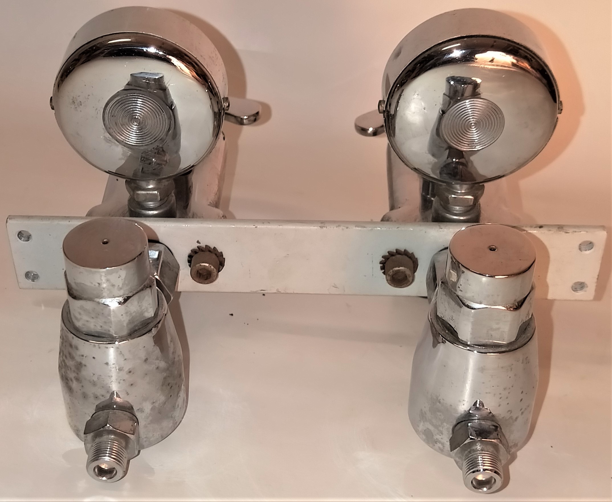 Used Dameca Dual Oxygen Regulator for Anesthesia Machine