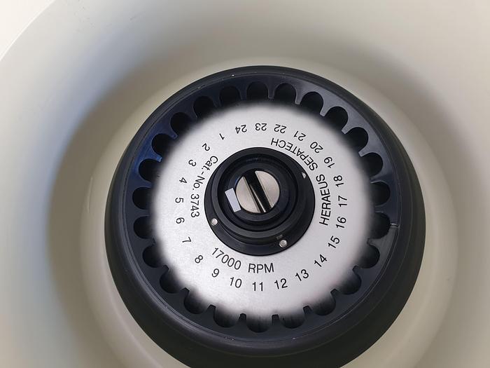 Used Abbott 3531.0 Centrifuge