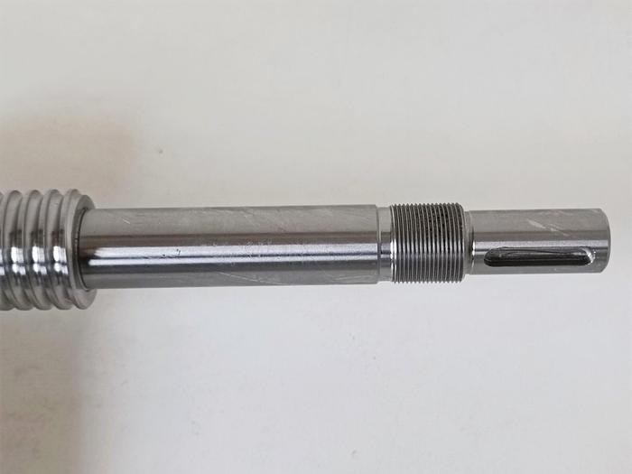 Geschliffener Präzisions Kugelgewindetrieb, D32 mm, 1080 mm, , neu