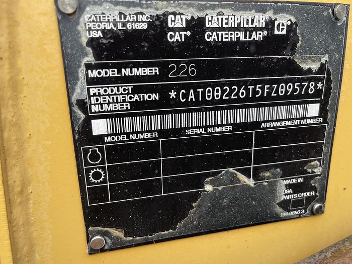 Used 2004 CAT 226