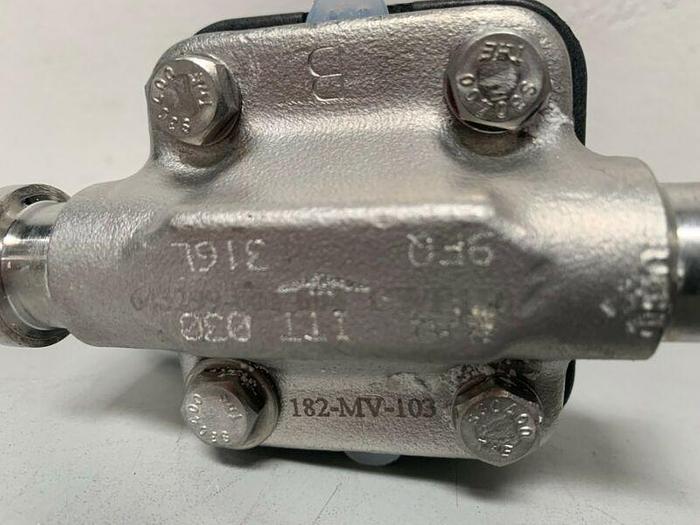 Used ITT Pure-Flo .75-316L-RA20MAX 2-Way Stainless Steel Diaphragm Valve w/ 3/4" Fits