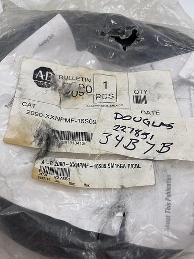 Allen Bradley 2090-XXNPMF-16S09 9M16GA P/CBL