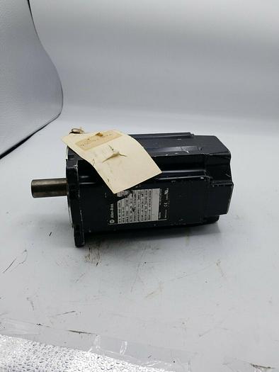 ALLEN-BRADLEY MPL-B4540F-SJ22AA AC SERVO MOTOR