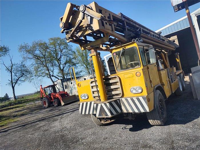 Used 1986 Ingersoll-Rand T4W Drill Rig