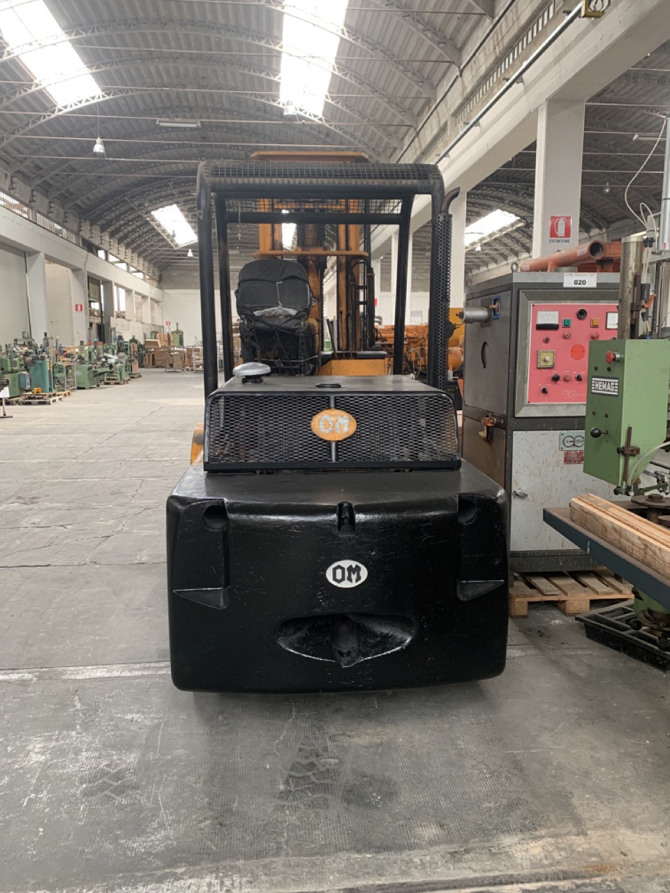 Used Sollevatore diesel marca OM modello DI65, portata 6,5 Tons