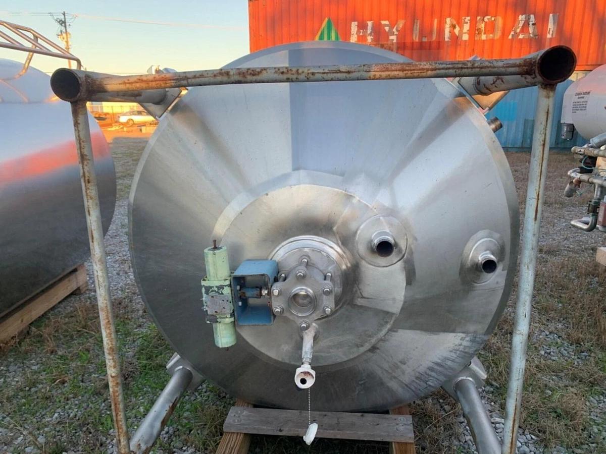 Used 800 Gallon SS Tank