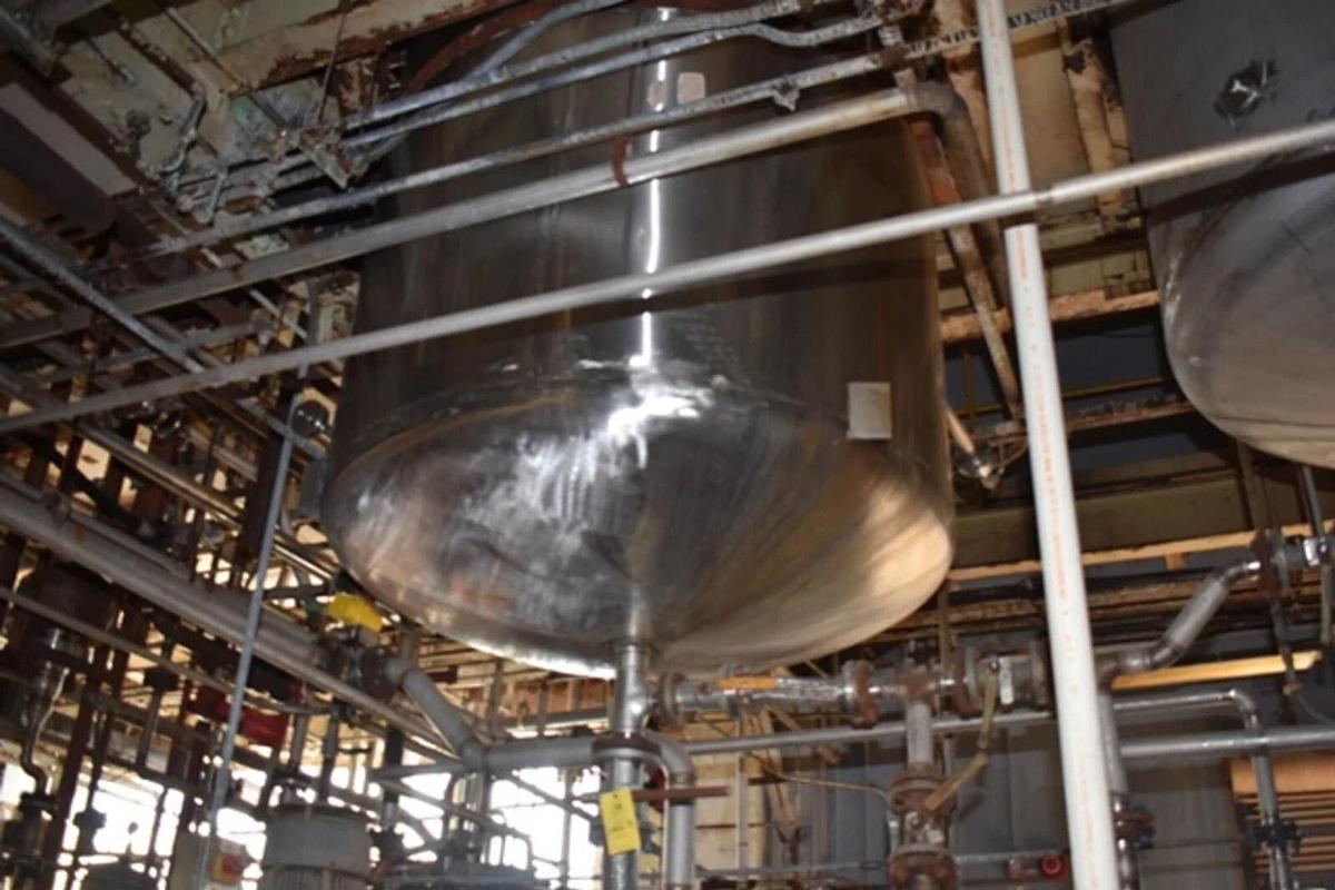 Used 800 Gallon SS Tank