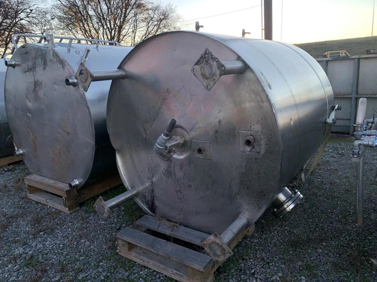 Used 1000 Gallon SS Tank