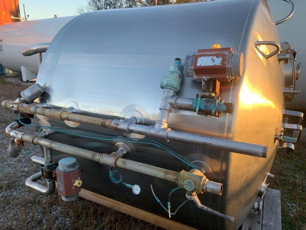 Used 800 Gallon SS Tank