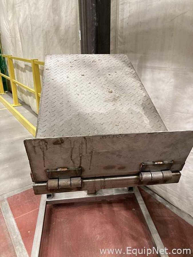Used Stainless Steel 36 X 20 Inch Material Lift
