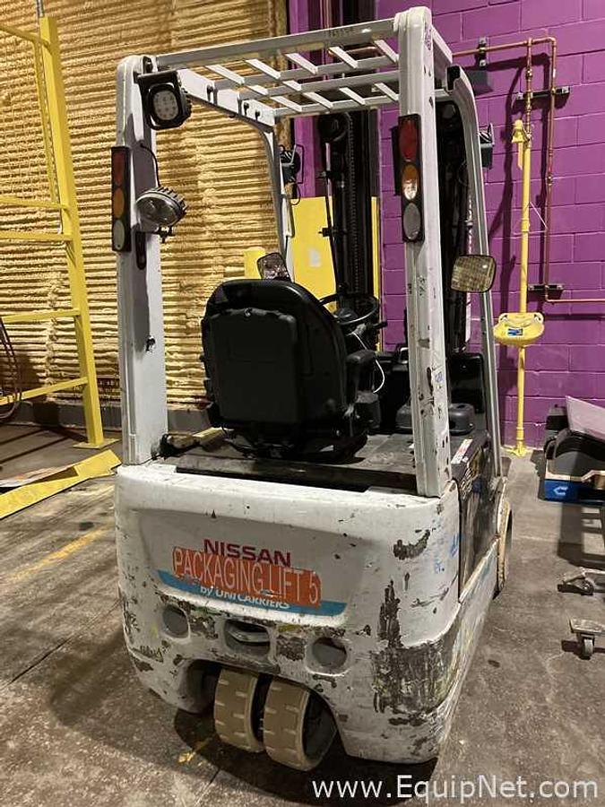 Used Nissan Unicarriers 2800 LB. Fork Lift Truck