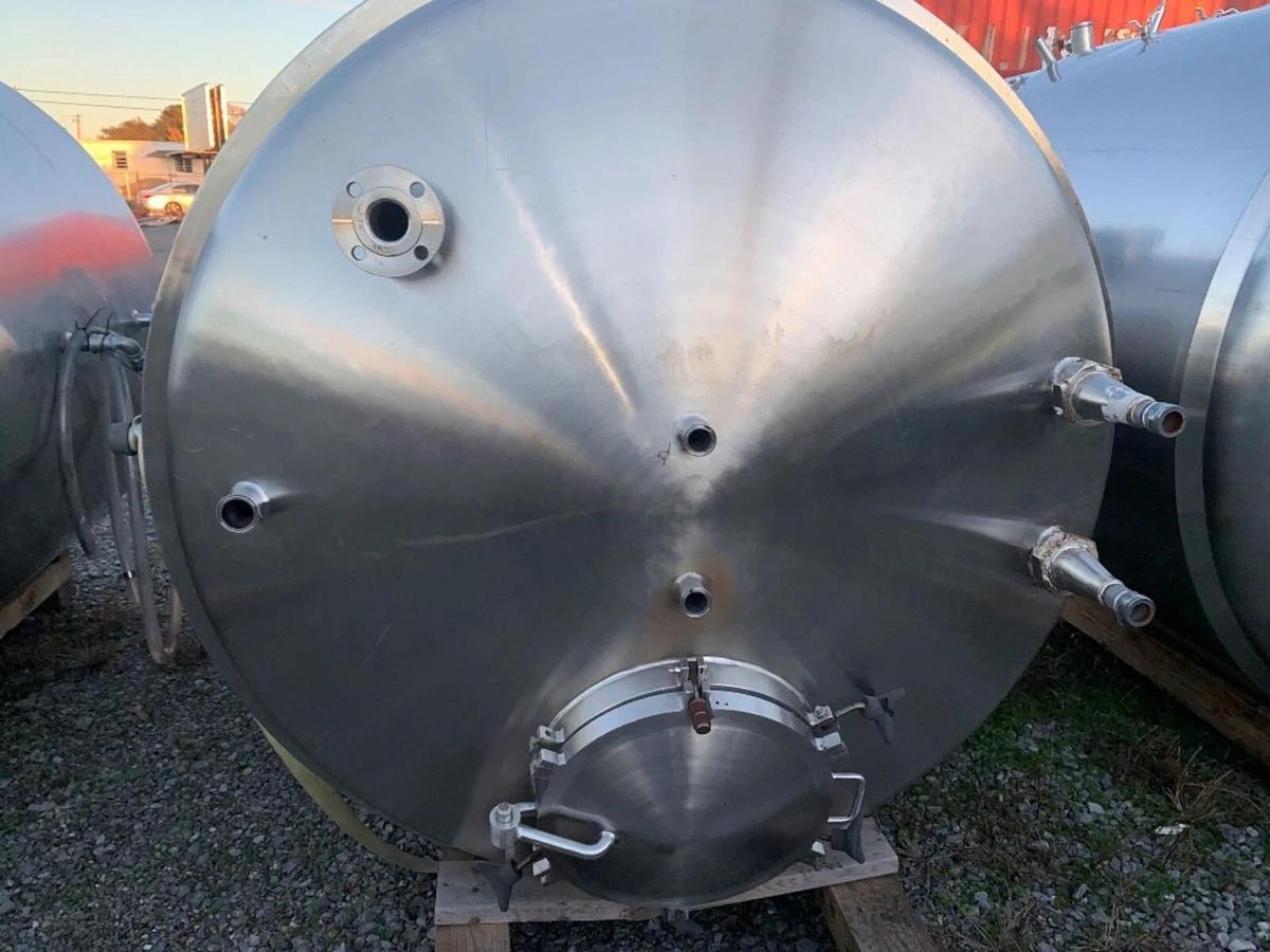 Used 1000 Gallon SS Tank