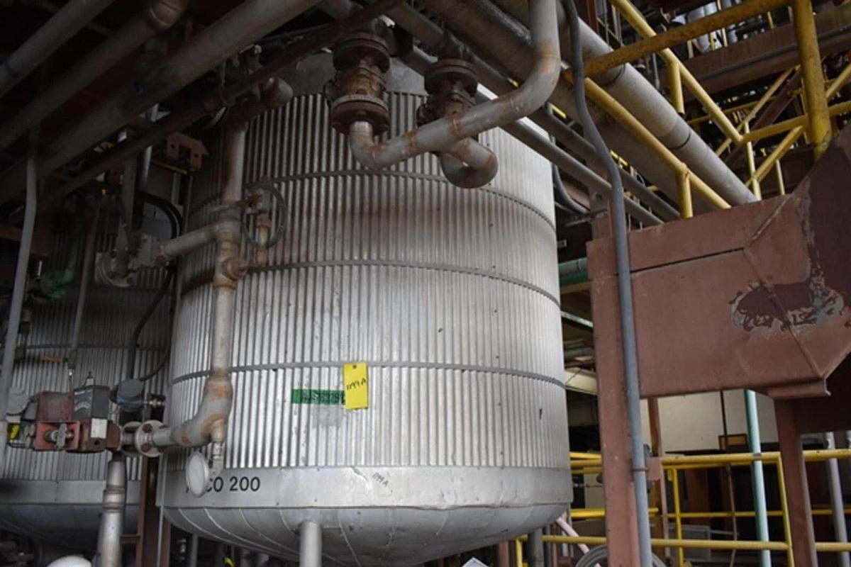 Used 881 Gallon SS Tank