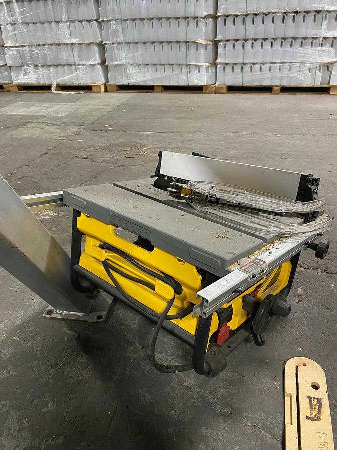 Used DEWALT-Compact Portable Jobsite Tablesaw