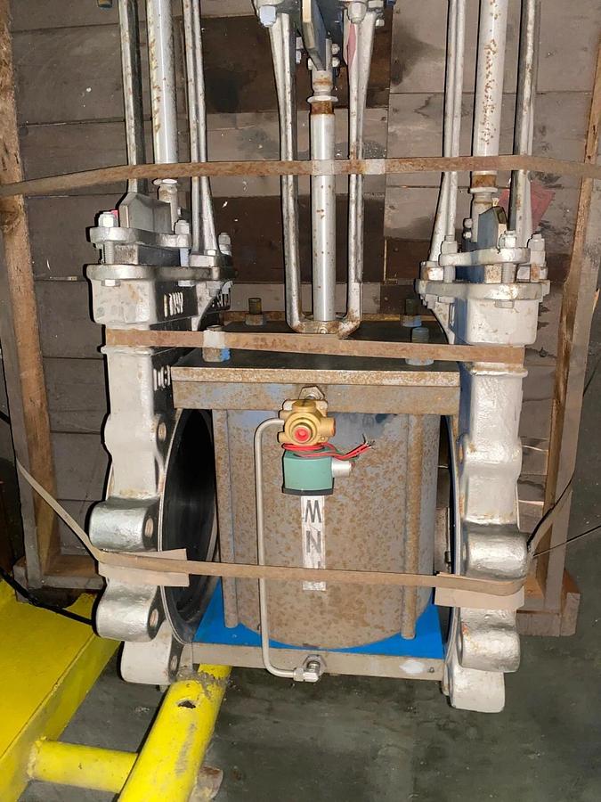 Used Knife Gate Valve with Pneumatic Actuator Lot