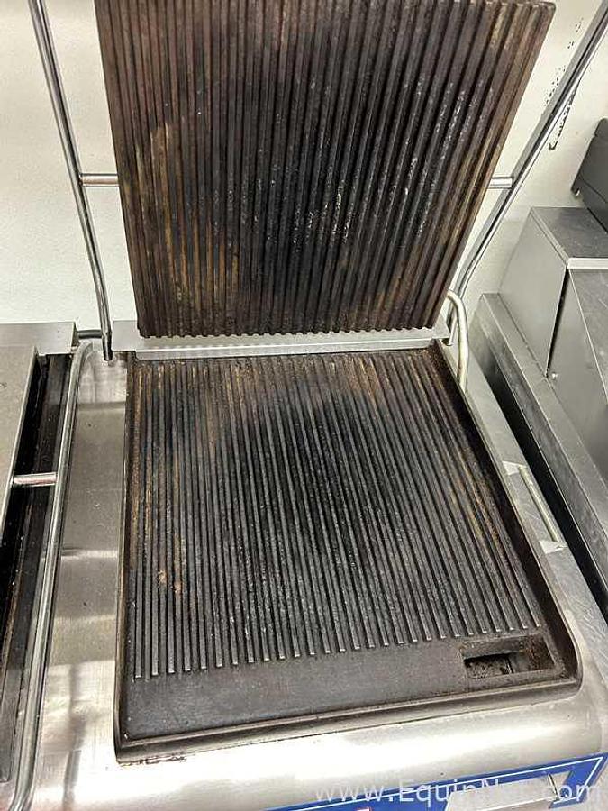 Used Globe GPGDUE14D Deluxe Double Sandwich Grill