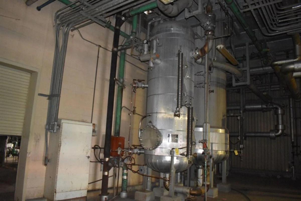 Used 940 Gallon SS Tank