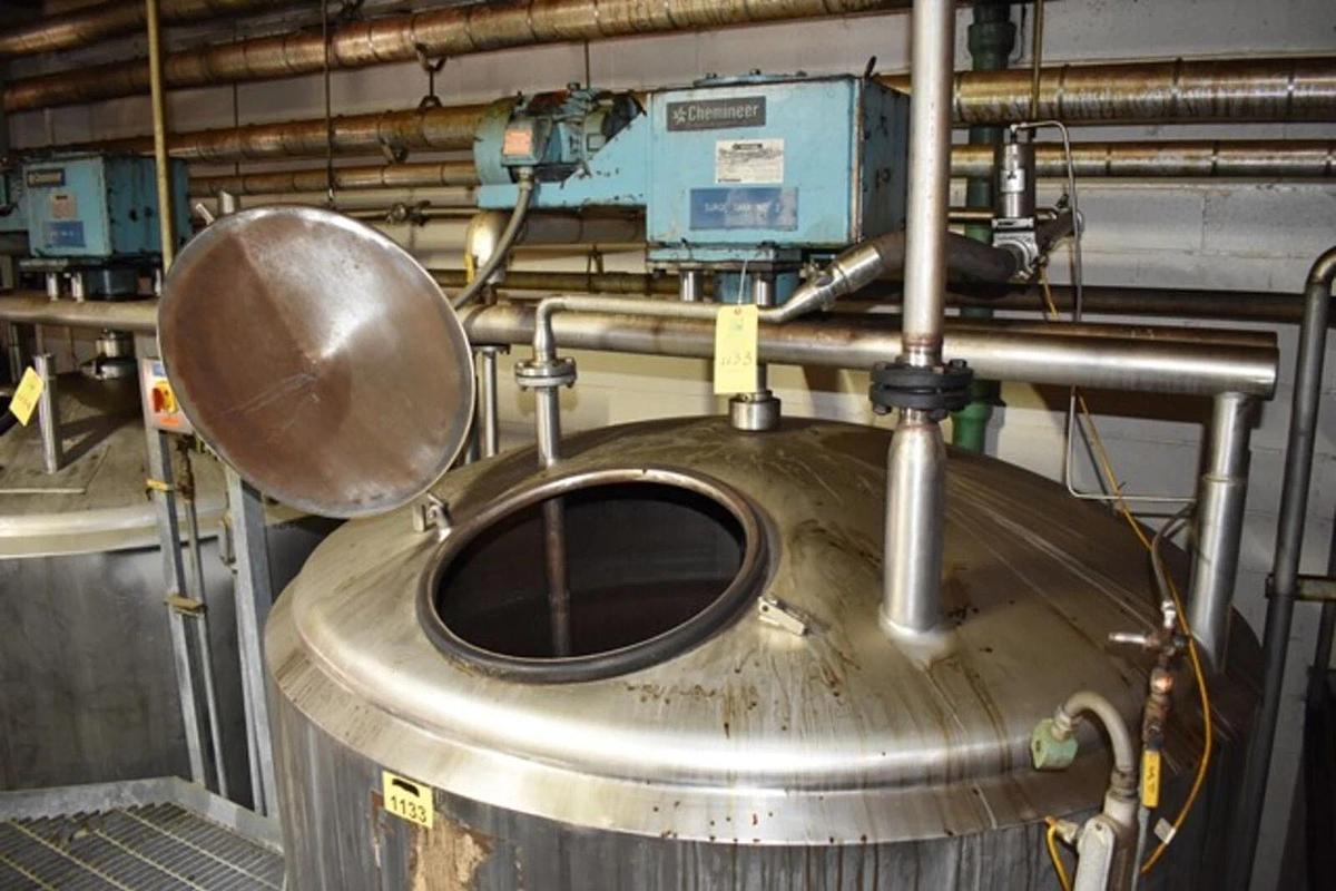 Used 1600 Gallon SS Tank