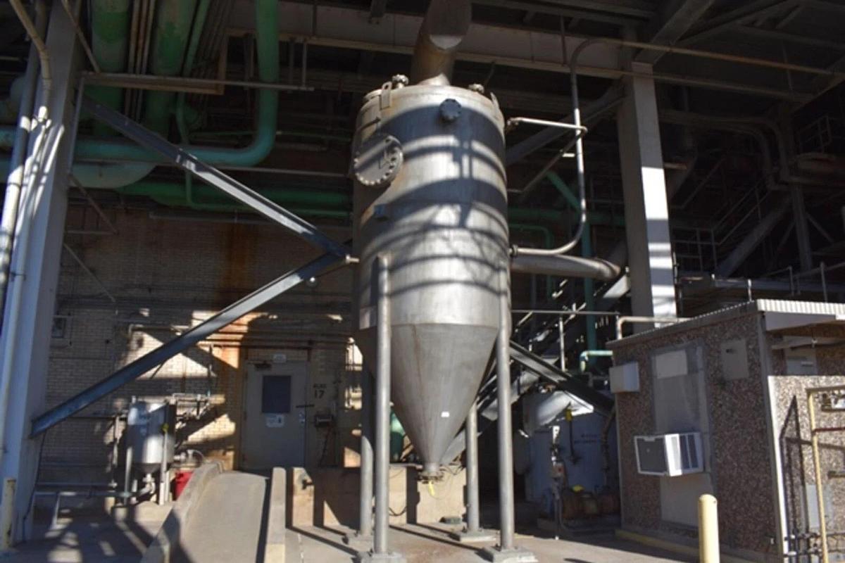 Used 1700 Gallon SS Tank