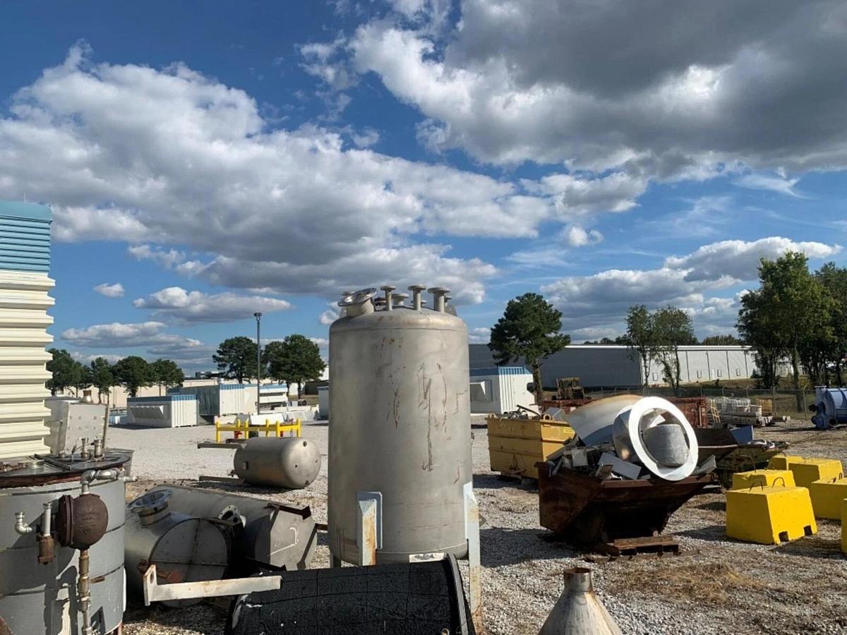 Used 640 Gallon SS Tank