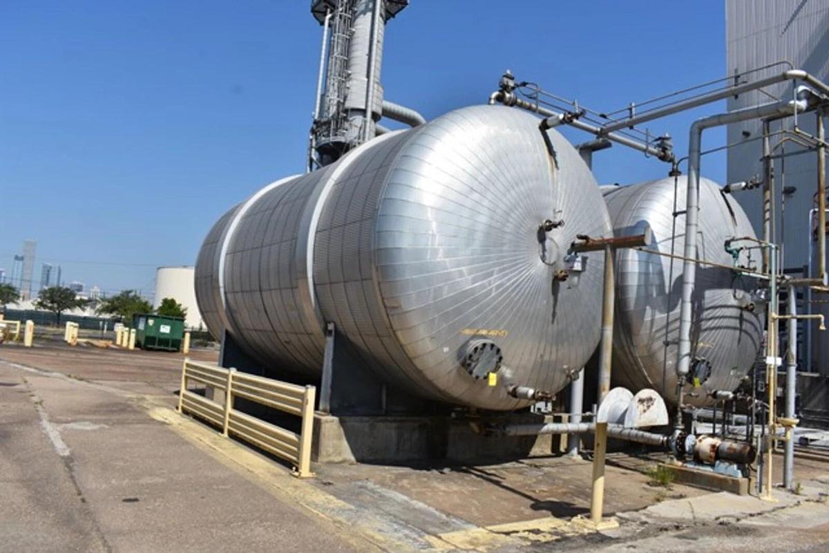 Used 27800 Gallon SS Tank